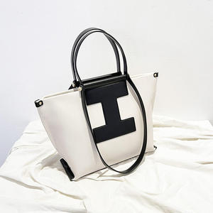 2026 Wholesale PU Leather Tote Bag for Women <b>Large</b> Capacity Waterproof Handbag, Custom Logo Solid Color Luxury with Two Straps - Product Image 3