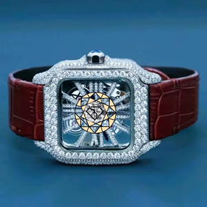 นาฬิกาควอตซ์ทรงเหลี่ยมสุดหรู ประดับเพชรแล็บ ฝังเพชรรอบตัวเรือน สายหนัง ดีไซน์แฟนซี ทำมือ พร้อมฟังก์ชั่นวันที่อัตโนมัติ นาฬิกาข้อมือสุดหรูสำหรับผู้ชาย - Product Image 1