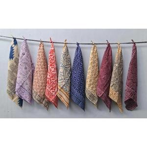 Pañuelo bandana de algodón hecho a mano en India, estampado a mano con motivos florales bohemios, cuadrado, ligero, ideal para el verano, para mujer. - Product Image 5