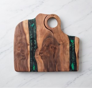 Planche à découper et plateau de service élégant en bois vert avec double poignée - Product Image 4