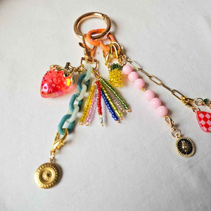 Abalorios para llaveros, bolso con dije de fresa, accesorio de bolso con cadena dorada, accesorios de bolso para mujer, dije de bolso con limón y cuentas - Product Image 1