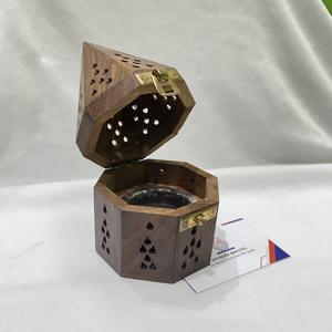 Quemador de incienso con forma de cono perforado, madera de mango, diseño único e innovador, aromaterapia - Product Image 2