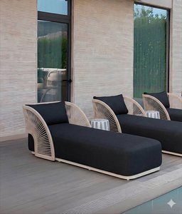Chaise longue de luxe moderne en teck pour extérieur avec structure en corde, résistante aux UV, pour bord de piscine, mobilier de resort avec coussins - Product Image 2