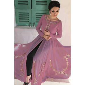 Robe trapèze de créateur faite à la main avec des paillettes et des broderies Zari, en tissu chiffon, taille empire, pour les soirées - Product Image 5