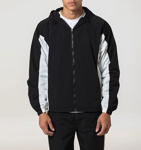 Conjunto de 2 piezas OEM personalizado de nailon arrugado elegante: Sudadera con capucha y cremallera en contraste y pantalón jogger de nailon para hombre - Product Image 2