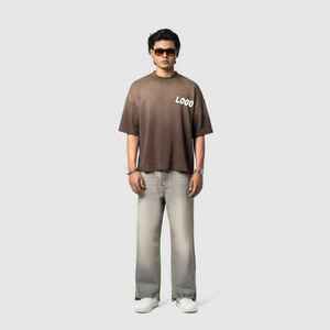 เสื้อยืดผู้ชายสีน้ำตาลทรงโอเวอร์ไซส์ ผ้าฝ้าย แขนสั้น คอกลม สไตล์ลำลอง พิมพ์ลายตัวอักษรโลโก้ ทรงปกติ ระบายอากาศได้ดี - Product Image 1