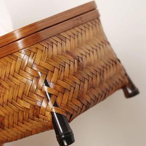 Boîte à mouchoirs décorative en rotin tressé, idéale pour les cafés de jardin, les restaurants, les tables d'extérieur et les intérieurs décontractés, en provenance d'Inde. - Product Image 6