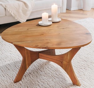 Table basse triangulaire en bois d'acacia massif, finition acacia couleur miel naturel, pour salon, style farmhouse, table centrale de canapé - Product Image 3