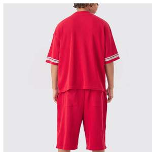 Conjunto Deportivo Personalizado de Dos Piezas Unisex, Camiseta y Pantalones Cortos, Cuello Redondo Holgado, Logotipo Tejido en la Parte Delantera, Ropa Urbana de Verano OEM - Product Image 6