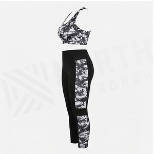 Ensemble de yoga 2 pièces North Approach, imprimé camouflage, haut court dos nageur et leggings taille haute longueur intégrale, anti-transpiration et respirant - Product Image 5