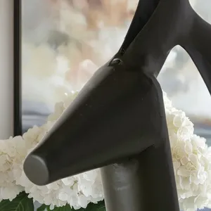 Figurine en fer plaqué or faite à la main, style animal moderne, pièce décorative pour la décoration résidentielle et les collections de designers - Product Image 4