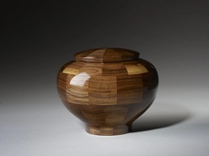 Urna Funeraria de Madera Sólida para Cenizas Humanas Adultas, Acabado en Madera Natural, Diseño Duradero, Urna Decorativa Conmemorativa para Cenizas de Adultos - Product Image 6