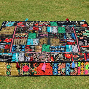 Cojín Decorativo de Estilo Clásico Indio, 100% Algodón Hecho a Mano, Diseño Floral Banjara con Parches Ecológicos, Extraíble y Lavable - Product Image 5