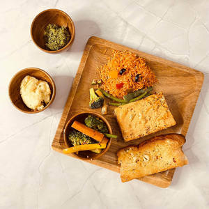 Juego de 4 Platos Cuadrados de Madera de Acacia de Grado Alimenticio para Almuerzo y Cena, Vajilla, Platos para Servir Sándwiches, Ensaladas y Otros Alimentos - Product Image 4