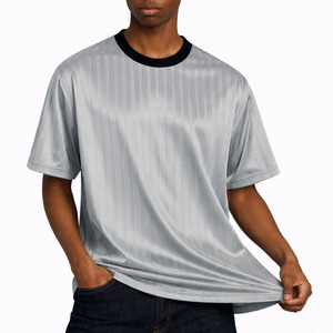 T-shirts personnalisés pour hommes en polyester texturé à rayures, fabrication OEM, marque privée, séchage rapide, vêtements de sport décontractés - Product Image 4