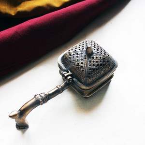 Fancy Aluminum Incense Bakhoor Burner Artistic Pattern Luxury <b>Aroma</b> <b>Diffuser</b> for Hospitality and Guests Indian Incense Durable - Product Image 1