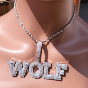 Collier pendentif hip-hop unisexe en laiton 'Jungle King Lion' le plus populaire, avec moissanite transparente et lettre en forme de baguette en or 14K - Product Image 1
