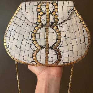 RR ENTERPRISES Pochette vintage en argent antique pour femme, pour mariage ou soirée, élégant coffret cadeau de mariage, fabriqué en Inde - Product Image 1