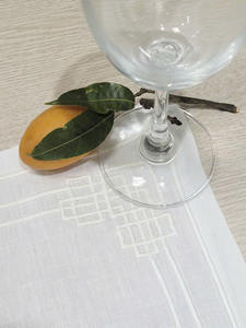 Ensemble de sets de table et serviettes de luxe personnalisés, lavables, brodés, à motif géométrique, fins, 100% lin ivoire, pour mariage bohème - Product Image 3