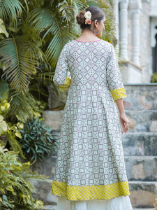 Kurta Anarkali en coton imprimé multicolore, vêtements ethniques traditionnels décontractés pour femmes, protection solaire, séchage rapide - Product Image 4