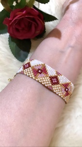 กำไลลูกปัดสไตล์โบฮีเมียนสุดเก๋ สีสันสดใส ดีไซน์คลาสสิก งานแฮนด์เมด ของขวัญสำหรับผู้หญิง น้ำหนักเบา ขายส่ง - Product Image 3