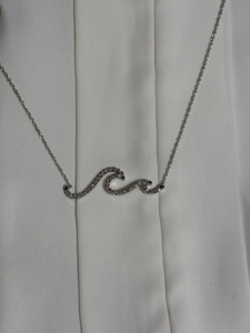 จี้เพชรสำหรับผู้หญิง ทองคำขาว 14k เพชรเพาะเลี้ยงในห้องปฏิบัติการ ดีไซน์หรูหรา ประกายระยิบระยับเหนือกาลเวลา ฝีมือประณีต หรูหรา - Product Image 4