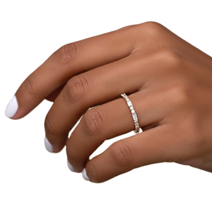 Anillo de media eternidad con diamantes cultivados en laboratorio, corte baguette y redondo, de oro macizo de 10K y 14K, anillo de propuesta minimalista, anillo micro pavé, venta al por mayor - Product Image 6