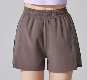 Shorts de sport pour femmes respirants et à séchage rapide, pour la gym, le fitness, le yoga, la course à pied, avec 2 poches, logo personnalisé imprimé - Product Image 5