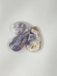 Lot de 10 cabochons en pierre Tiffany violette naturelle, 37g, vente en gros, fournisseur en vrac de pierres précieuses pour les acheteurs chinois - Product Image 4