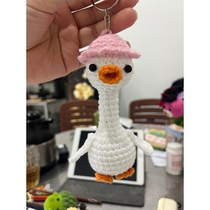 Muñeco de León Tejido a Mano con Hilo Suave para Tiendas de Regalos y Pedidos de Exportación - Product Image 3