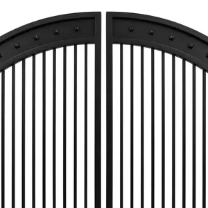 Elegante Puerta Doble de Hierro Negro con Parte Superior Arqueada y Tachuelas Ornamentales, Puerta de Estilo Clásico para Exteriores - Product Image 3