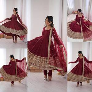 Robe Anarkali en soie romaine de qualité supérieure, coupe évasée de 70 mètres, avec manches longues et bas en crêpe naturel, prête à porter - Product Image 6