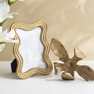 Adorno Decorativo de Latón con Acabado Dorado en Forma de Flor, Ideal para Estantes, Gabinetes y Mesas de Sala de Estar, Estilo Indio - Product Image 6