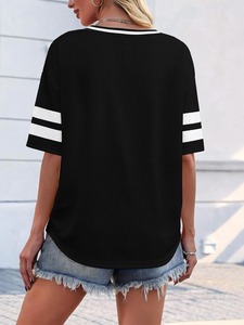 เสื้อยืดผู้หญิงสีดำตาข่ายแขนสั้นคอกลมทรงหลวมสบายๆระบายอากาศได้ดีลายทางสำหรับฤดูใบไม้ผลิและฤดูร้อน - Product Image 3
