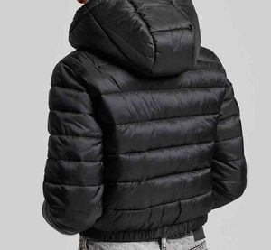 Veste d'hiver rembourrée pour femme, avec capuche amovible, respirante, pour les aventures en plein air, veste courte rembourrée pour femme OEM - Product Image 2