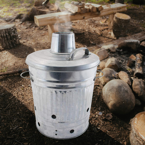 Contenedor incinerador cuadrado de acero galvanizado con tapa de malla y orificios de ventilación laterales, disponible a precios de mayorista. - Product Image 5