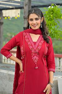 Conjunto de Kurta Tradicional Indio para Mujer, en Algodón Rojo Bordado, con Pantalón y Dupatta, Corte Regular, Largo hasta la Rodilla, para Fiestas, Vestido Diwali - Product Image 4