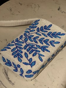 กระเป๋าถือทำมือประดับลูกปัดแก้วหลากสีจาก MS Handicraft  แบบถือได้  งานฝีมืออินเดีย  รูปทรงบาแกตต์  สามารถสั่งทำได้ - Product Image 4