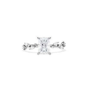 Bague de fiançailles en diamant taille princesse, or 14 carats, sertissage à griffes, style floral - Product Image 3