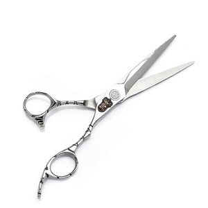 Ciseaux de barbier professionnels de qualité supérieure, 6 pouces, en acier inoxydable 440C, pour droitiers, pour coiffeurs professionnels - Product Image 2