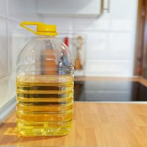 Fournisseur en gros d'huile de tournesol de qualité alimentaire riche en acide oléique, huile de cuisson raffinée - Product Image 5