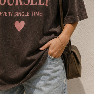 เสื้อยืดผู้หญิงลำลองทรงโอเวอร์ไซส์ คอกลม แขนสั้นแบบดรอปโชว์เดอร์ เนื้อผ้าถักระบายอากาศ โพลีเอสเตอร์/คอตตอน พิมพ์ลายด้วยเทคนิคฮีททรานเฟอร์ - Product Image 4
