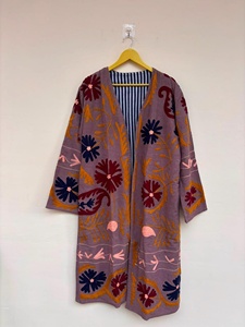 Blouson en velours fait main, broderie florale, col en V, manteau d'hiver léger, unisexe, style Rajasthan - Product Image 1