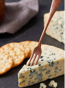Ensemble de fourchettes élégantes en laiton, couverts durables et raffinés, parfaits pour la table à manger, essentiels de cuisine de luxe et idées cadeaux - Product Image 3
