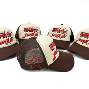 Gorra Trucker Bordada Modern Ages Made Me A Junkie, Unisex, de Malla, de 6 Paneles, Casual, con Visera Ajustable - Product Image 3