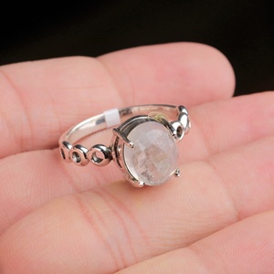 Compre anillo de piedra lunar de arcoíris natural, anillo de joyería de piedras preciosas de plata esterlina sólida 925 para mujer a precio mayorista - Product Image 5