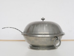 Soupière professionnelle en métal avec couvercle pour la restauration hôtelière - Product Image 3