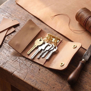 Proveedor de Carteras de Cuero Genuino, Accesorio Porta Llaves de Cuero Premium con Construcción Duradera y Estilo Vintage Atemporal - Product Image 1