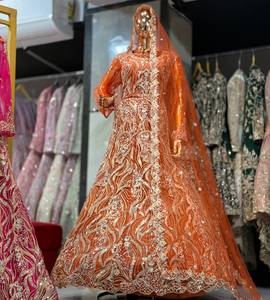 ชุดสาหรี่กะมีซปักลายสีส้มพร้อมผ้าคลุมไหล่สำหรับผู้หญิง ชุดแต่งงานแบบดั้งเดิม - Product Image 1