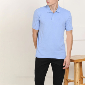Polo de golf simple pour homme, couleur unie, haut basique, logo personnalisé, design uni, polos pour le golf ou les voyages décontractés et les aventures. - Product Image 3